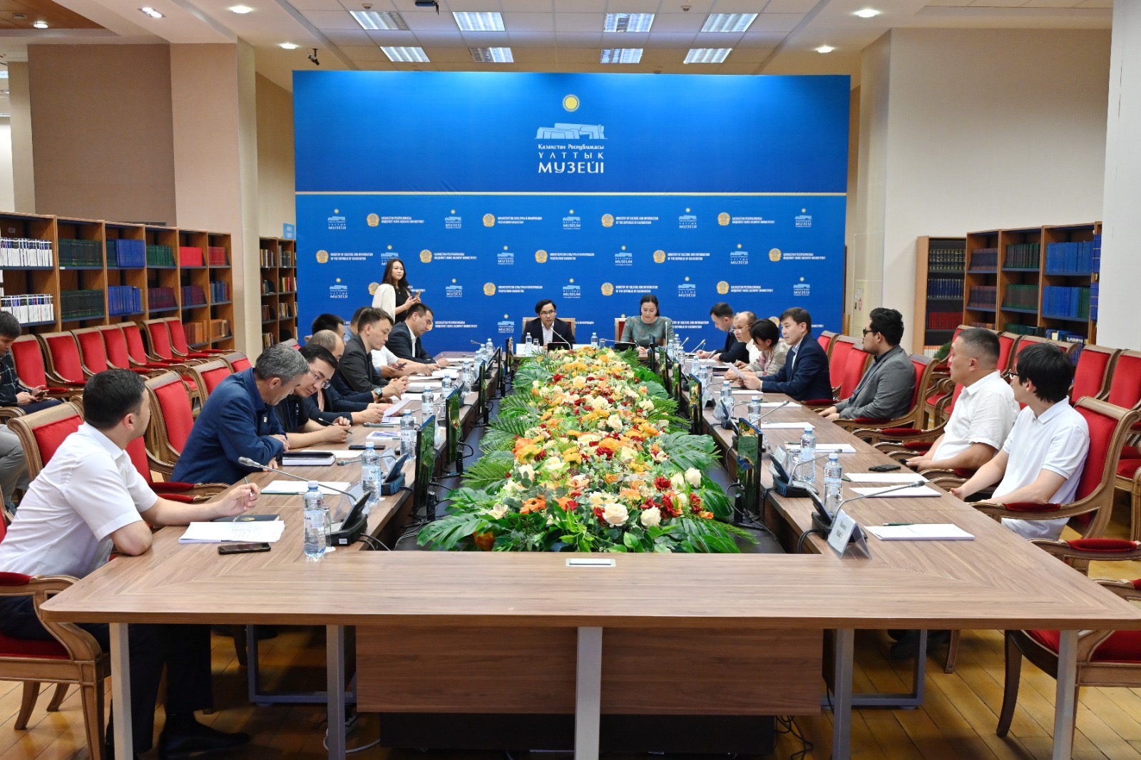 «Tańba» клубының отырысында қазақ геральдикасының даму жолдары талқыланды