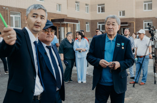 Мәжіліс депутаты «Ақжайық» шағынауданының құрылыс барысымен танысты