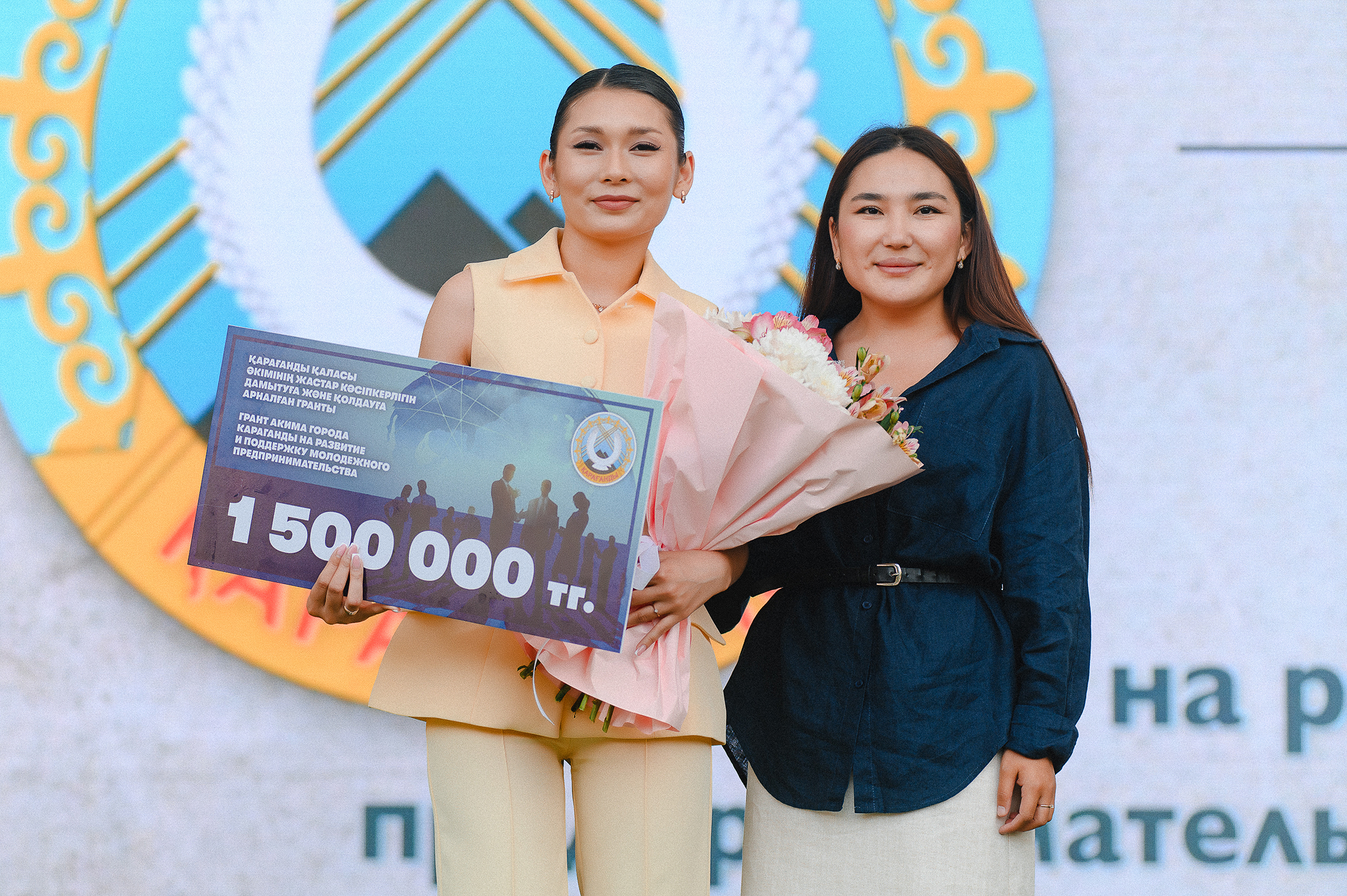 Қарағандыда жас кәсіпкерлерге қала әкімінің гранттары табысталды