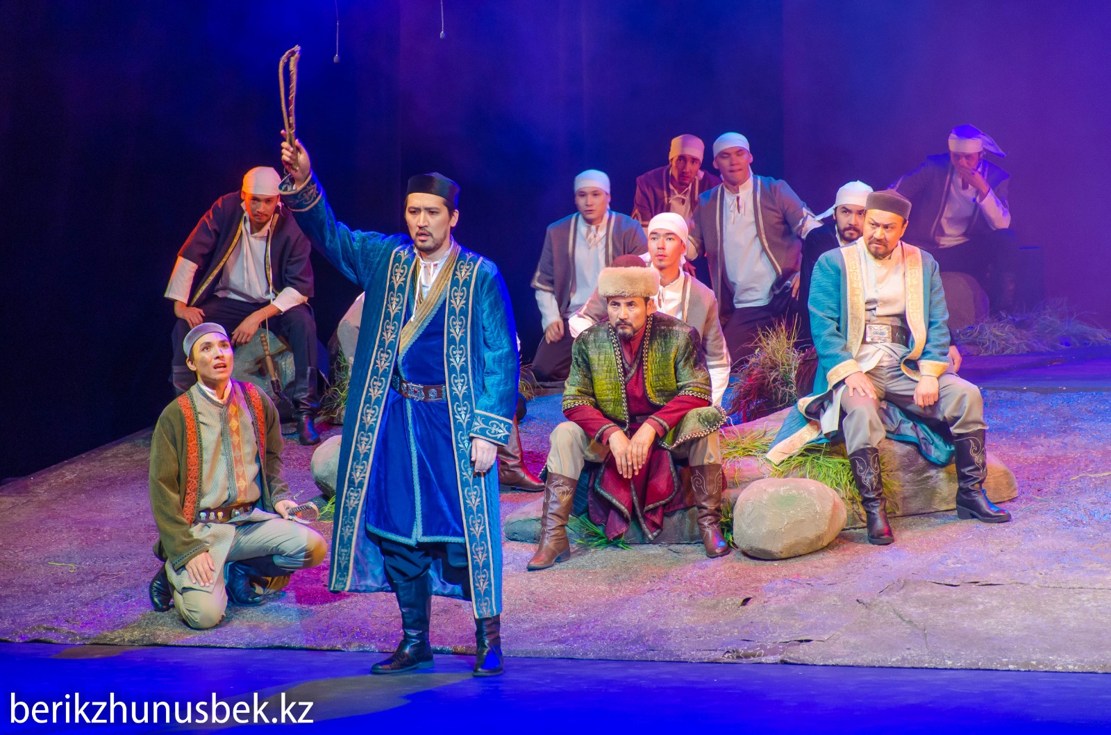 «Абай» театр маусымын аяқтады
