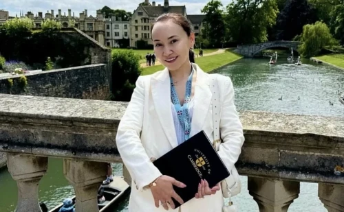 Сотта Перизат Қайраттың жоғары білімі жоқтығы айтылды