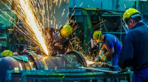 Шикізат бағытынан кету: Қазақстанда өңдеу өнеркәсібінің үлесі өсуде