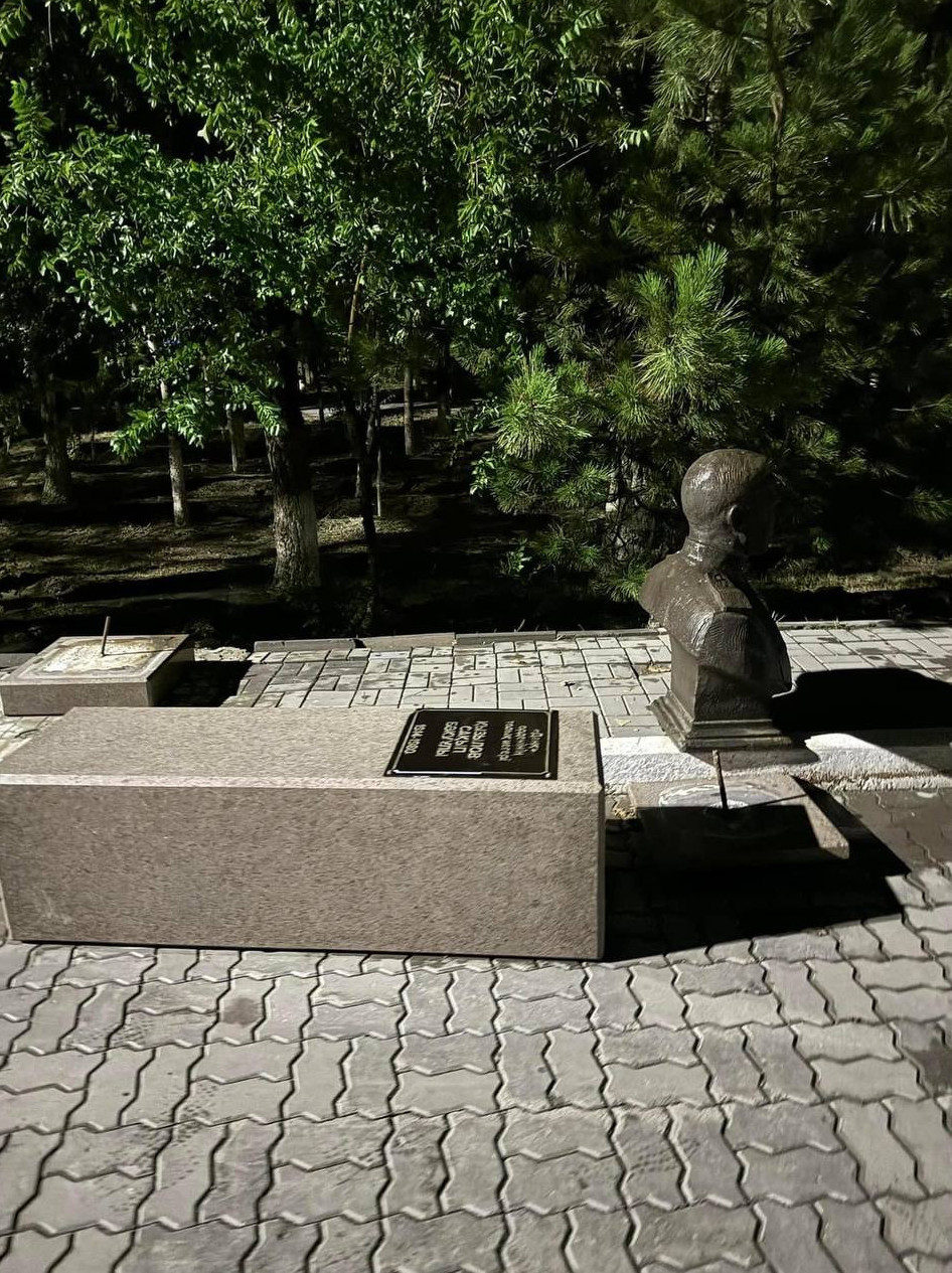 Атырауда ескерткіштің астында қалған жасөспірімнің өліміне кінәлі сотталды