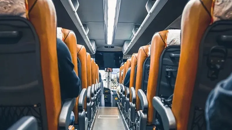 Маңғыстауда экскурсия кезінде туристер мінген автобустан өрт  шыққан