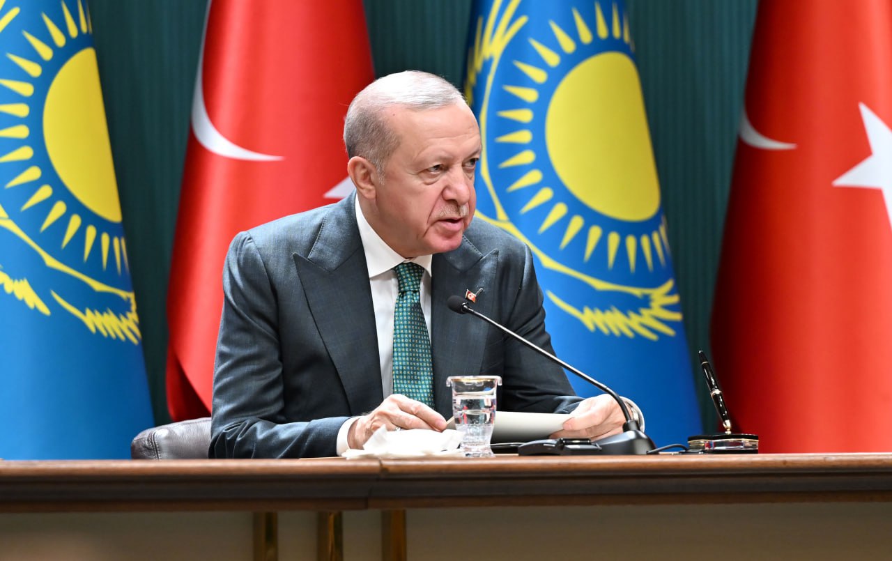 Екі ел президенттері әлемдегі өзекті мәселелерге қатысты пікір алмасты