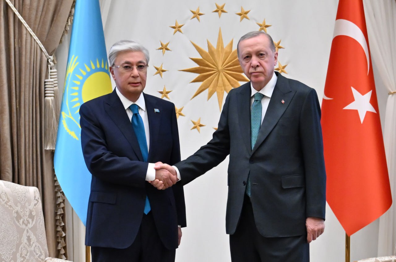 Мемлекет басшысы Қасым-Жомарт Тоқаев Түркия Президенті Режеп Тайип Ердоғанмен келіссөз жүргізді