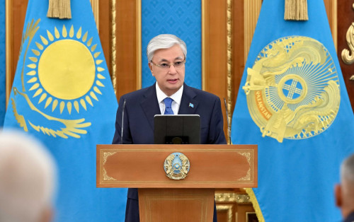 Мемлекет басшысы көлік саласының қызметкерлерін марапаттады