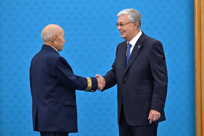 Қалтай Сәмбетовке «Қазақстанның Еңбек Ері» атағы табысталды