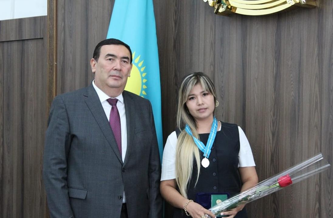 «Алтын» және «Күміс» алқалар табысталды