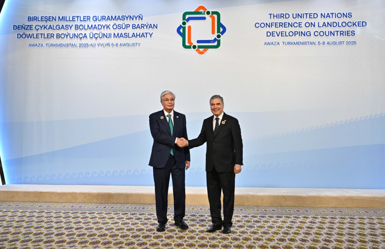 Қасым-Жомарт Тоқаев «Аваза» конгресс орталығына барды