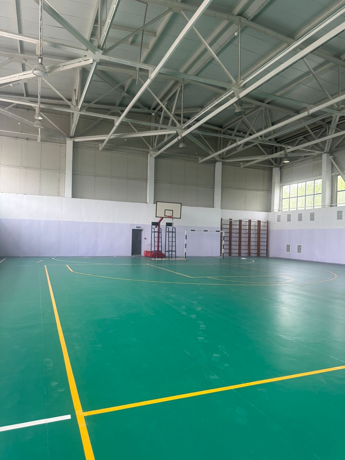 Жұмысшы мамандықтарына қолдау көрсетеді