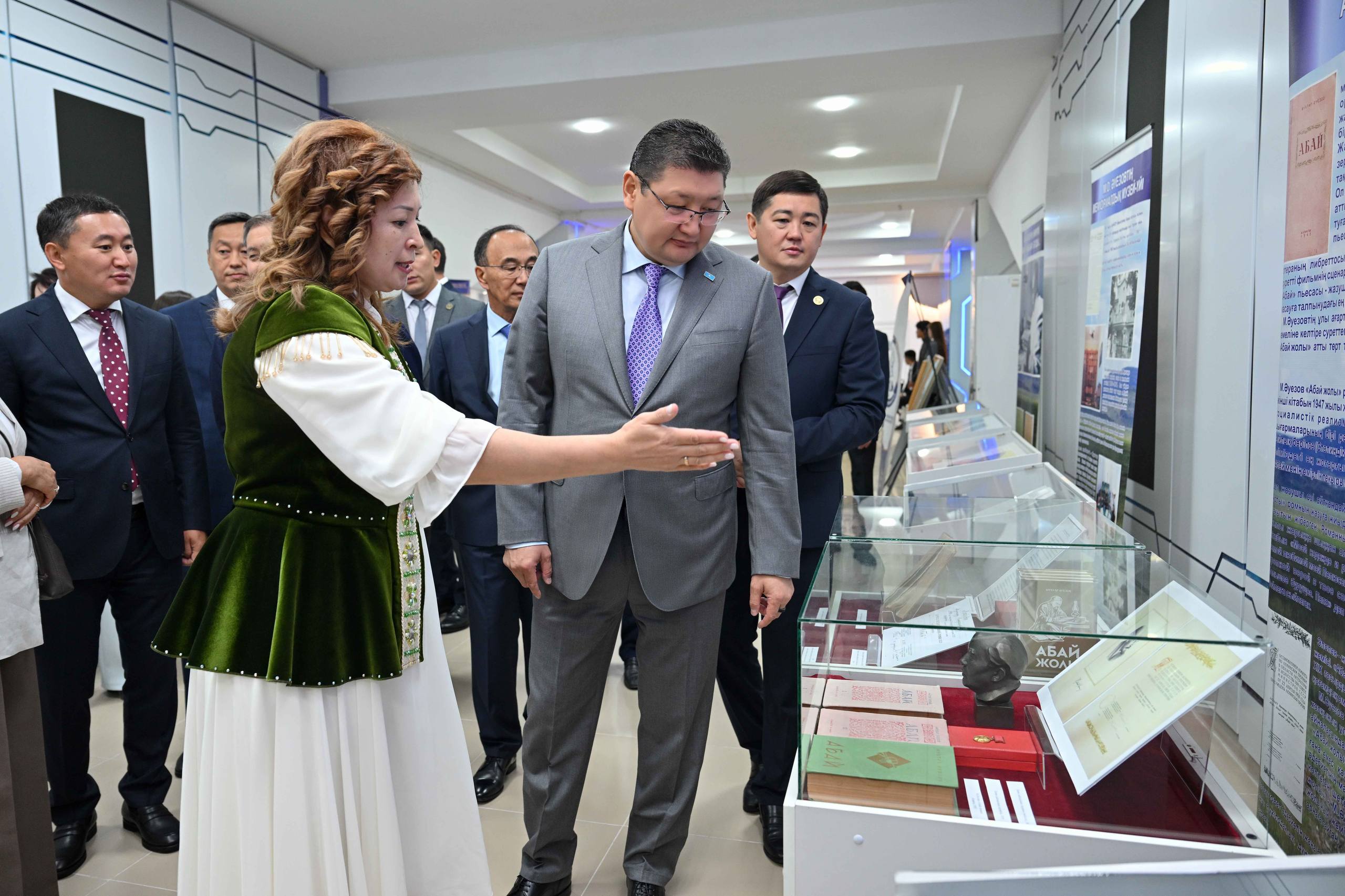 Семейде «Адамзаттың Абайы: руханият, парасат, таным» халықаралық ғылыми-тәжірибелік конференциясы өтуде