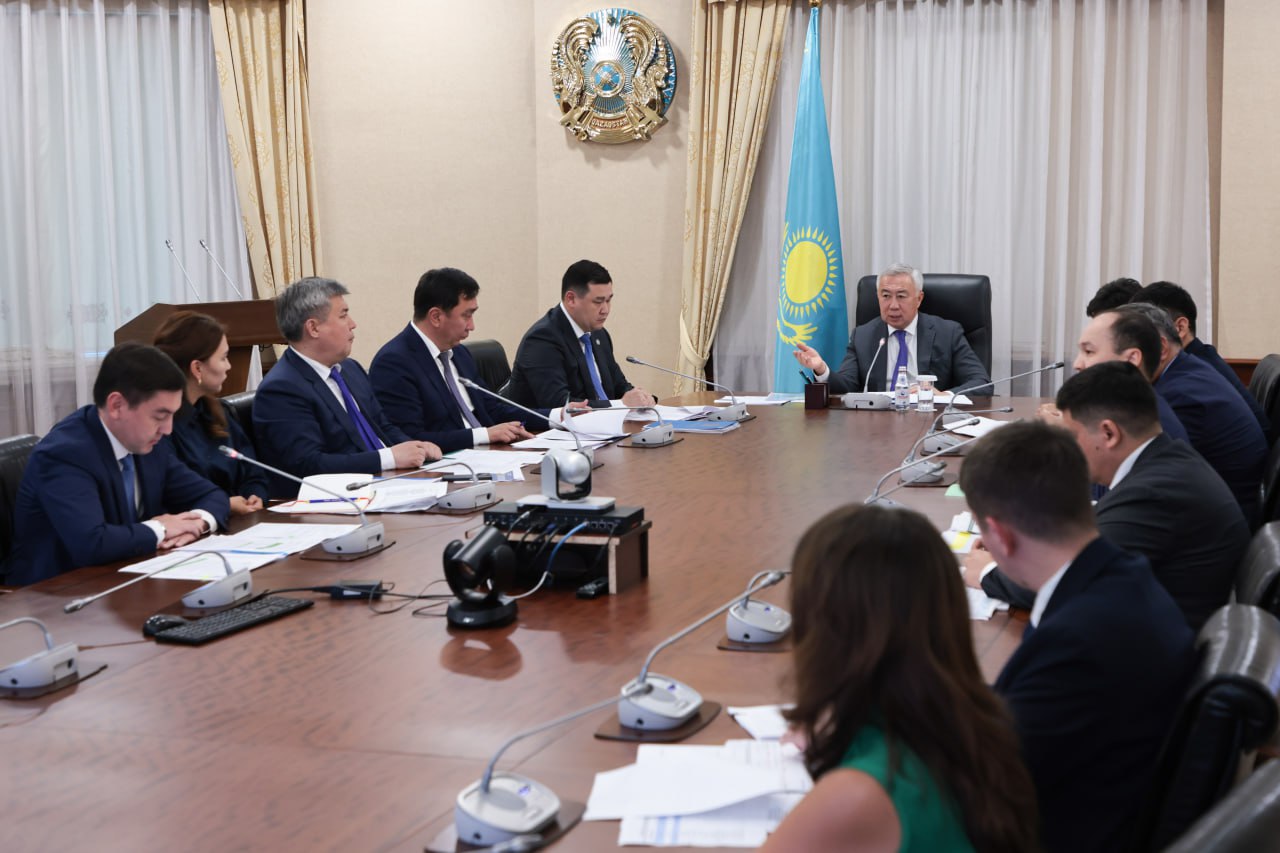 Үкіметте егін жинау науқаны қарсаңында жедел штаб отырысы өтті