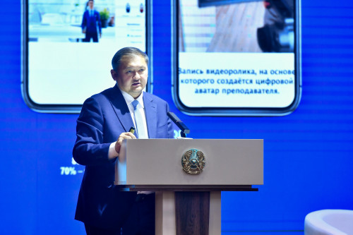 Саясат Нұрбек Алматы тұрғындарымен кездесті