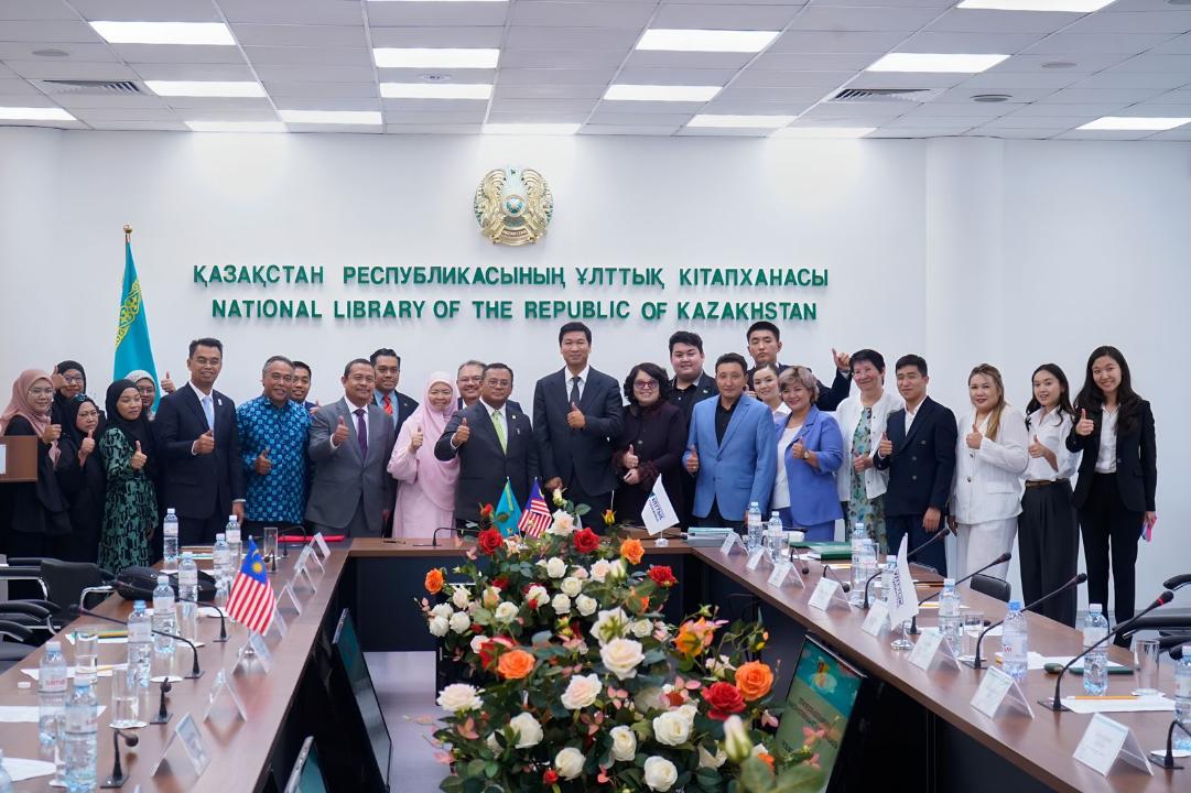 Меморандумға қол қойды