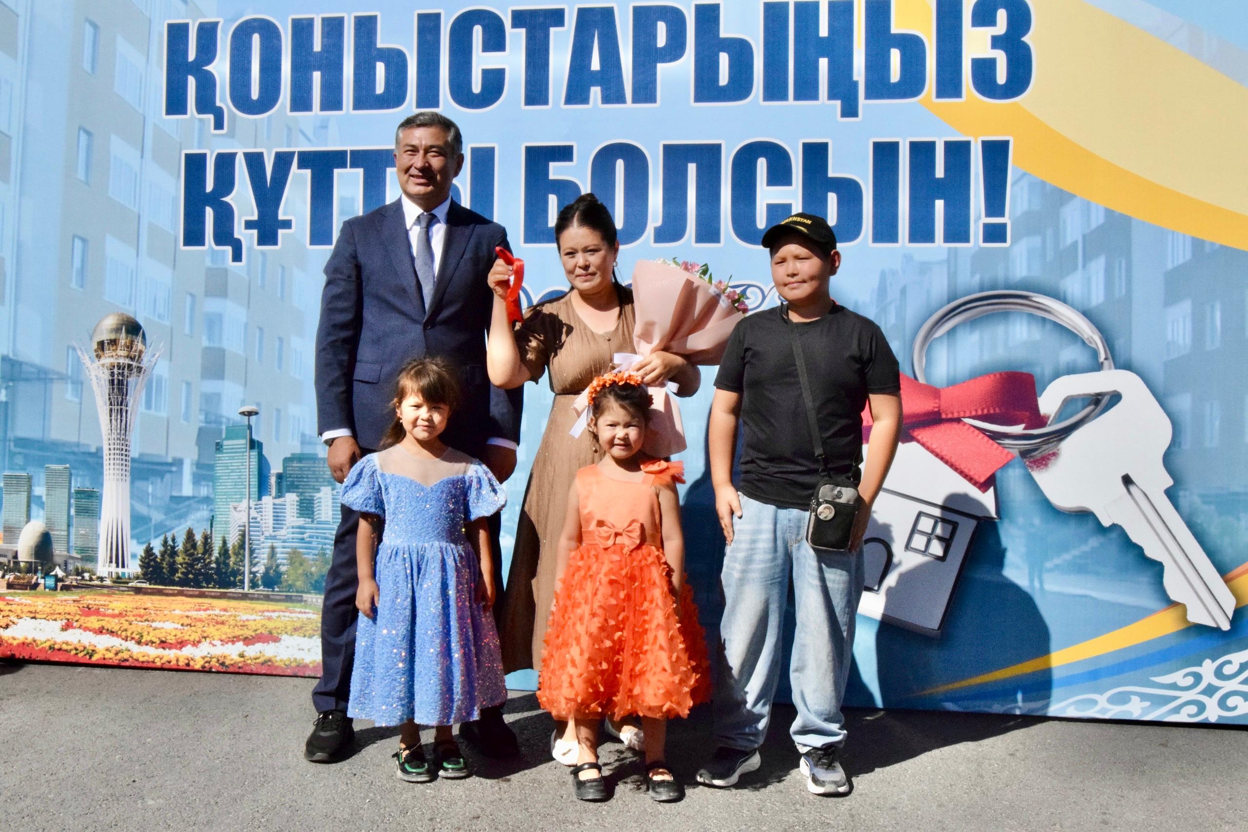 Қонаевта 42 отбасыға пәтер кілті табысталды