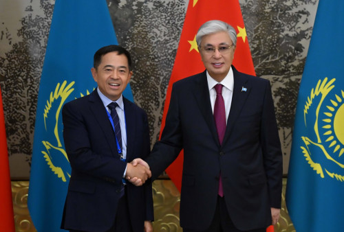 Президент Сян Вэньбоны қабылдады