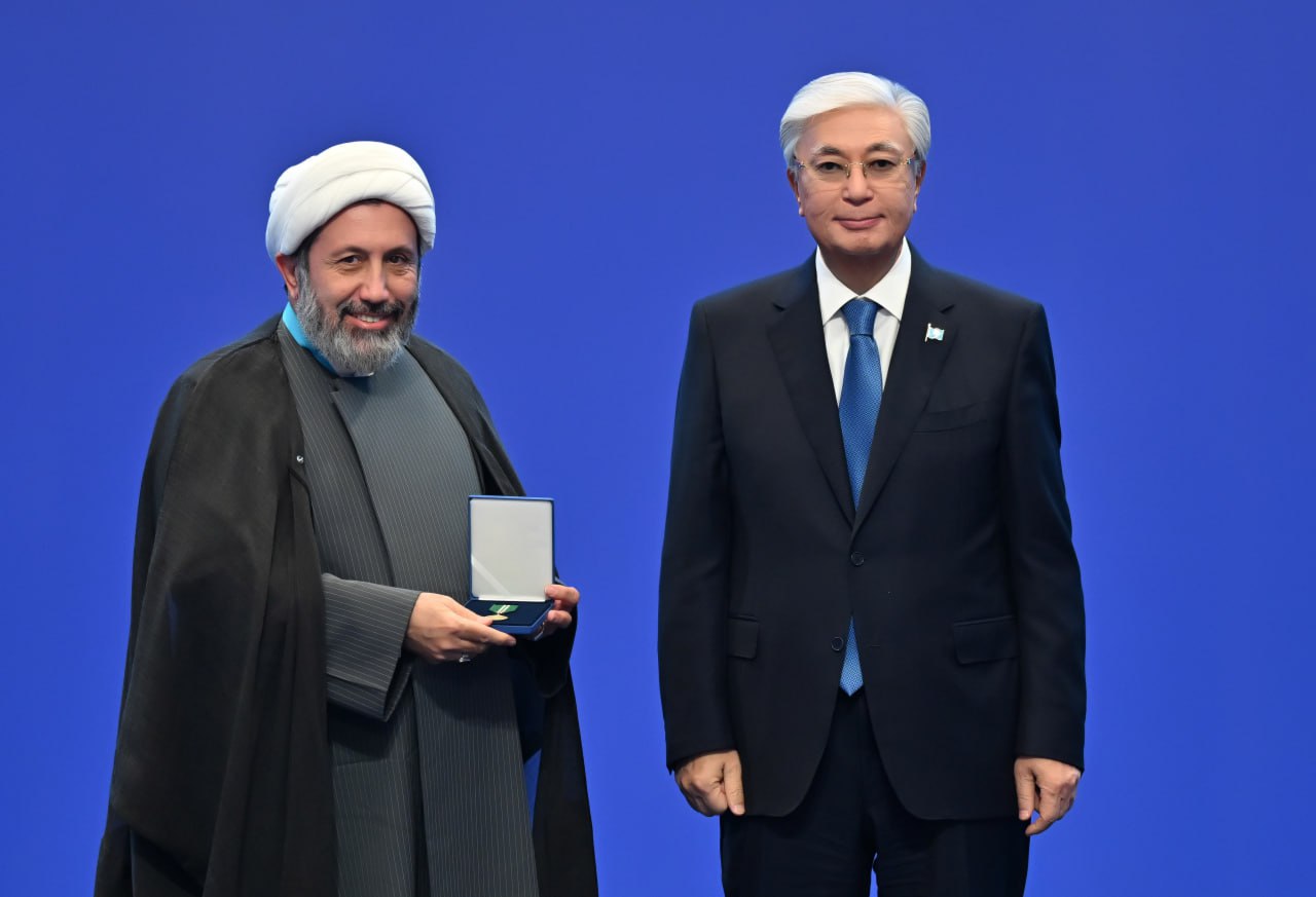 Қасым-Жомарт Тоқаев форумның бір топ қатысушыларын марапаттады