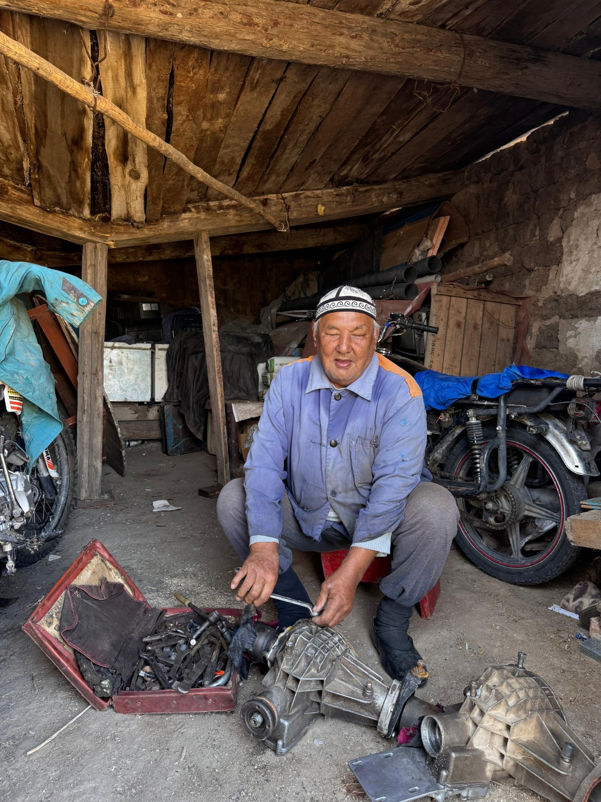 Алтын қолды автомеханик