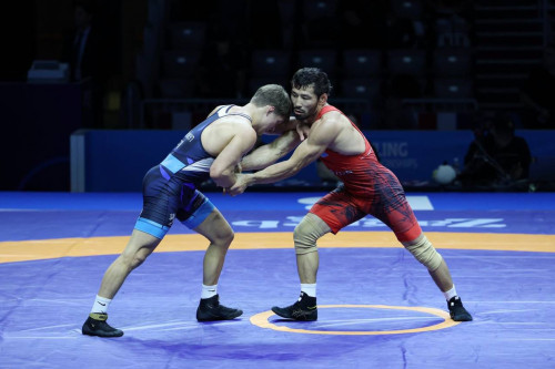 Демеу Жадыраев әлем чемпионатын жеңіспен бастады