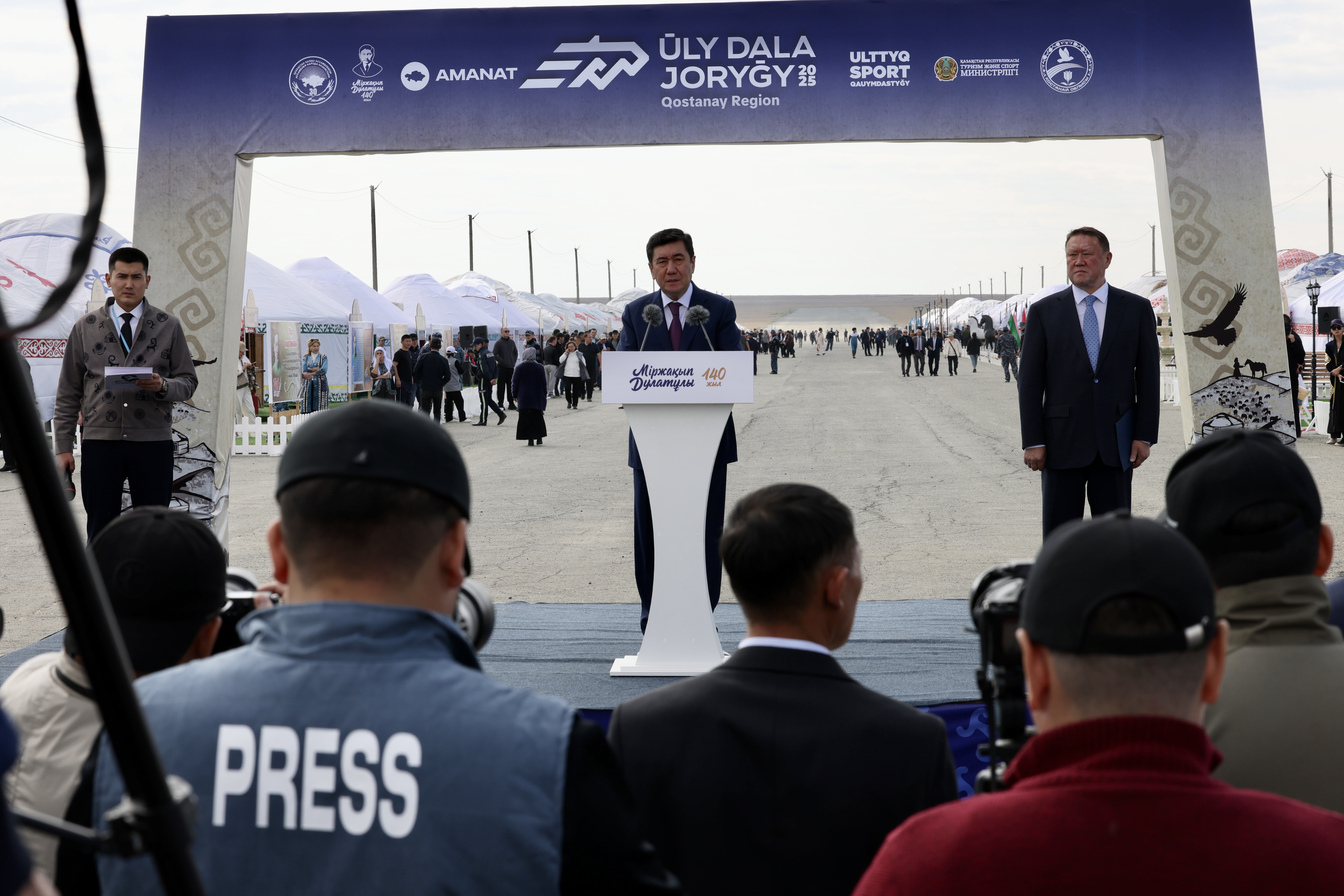 Міржақып Дулатұлының мерейтойына арналған ат марафонына 100-ге жуық шабандоз қатысуда