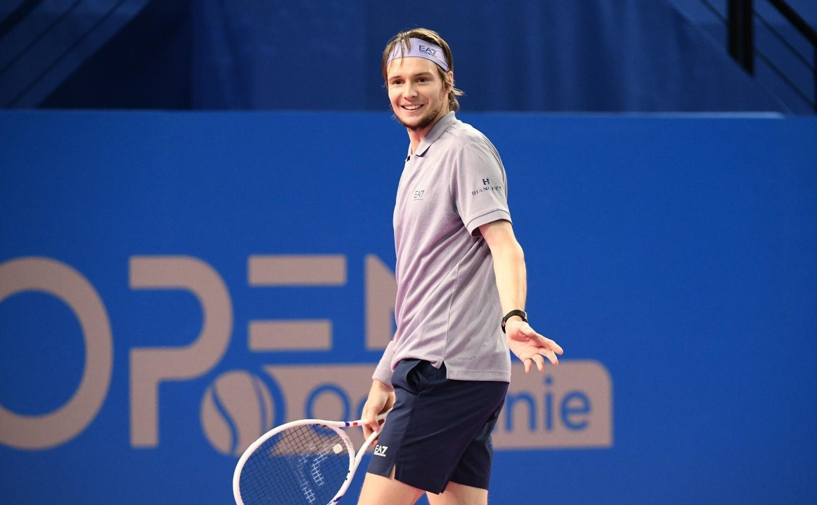 Александр Бублик Қытайдағы турнирдің жартылай финалына шықты