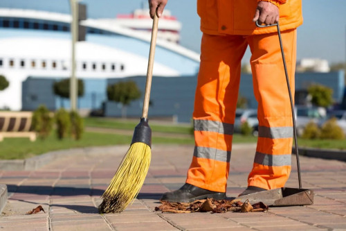 Алматыда коммуналдық қызметкерлердің еңбекақысы екі есе артты