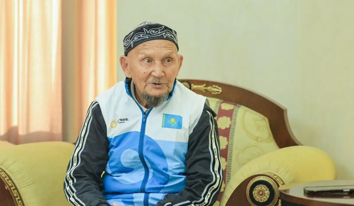 94 жастағы қария қажылыққа жинаған қаражатын сырқат балаларға бөліп берді