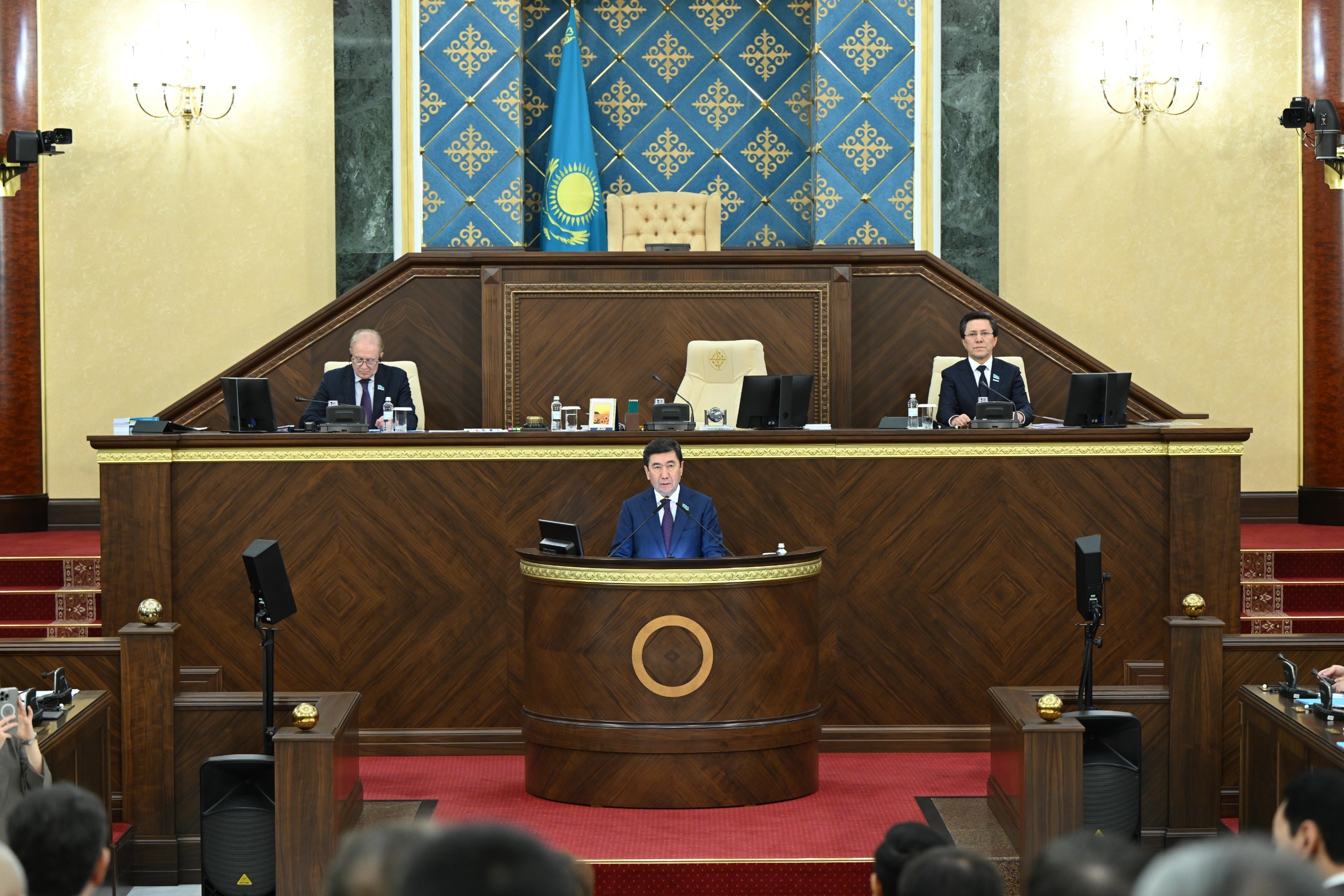 Депутаттар жасанды интеллектіні дамытудың келешегін талқылады