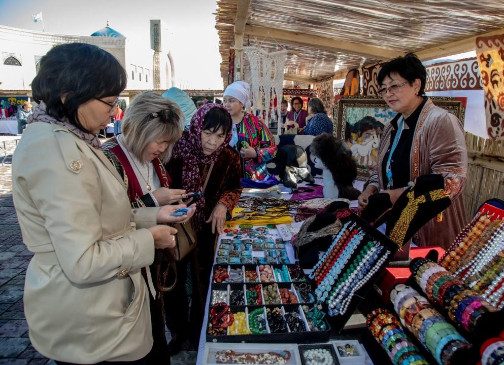 Халықаралық көрмеге қатысты