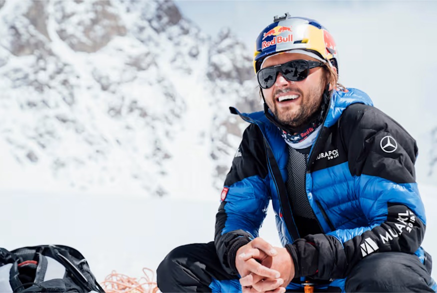 Эверестен шаңғымен түскен