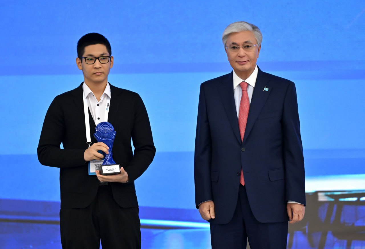 Президент AI SANA Generative Nation байқауының жеңімпаздарын марапаттады