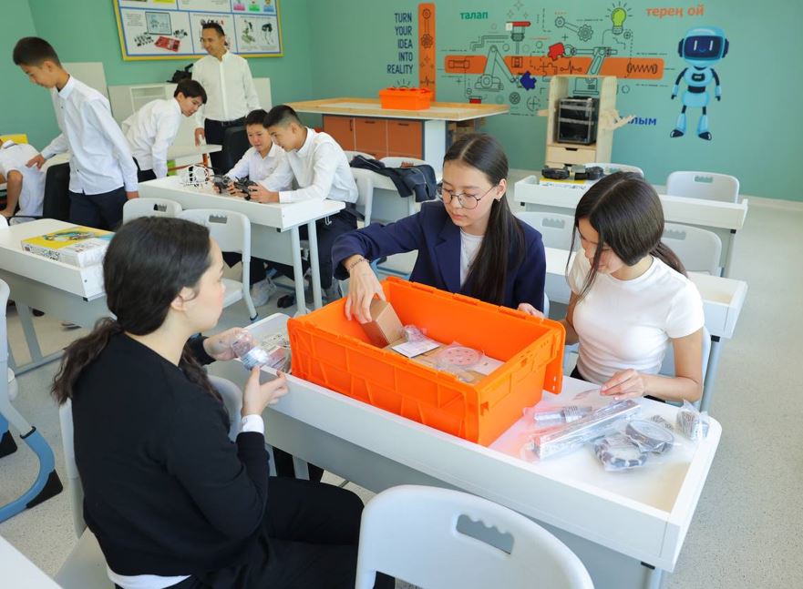 Ел мектептерінде бейіндік сыныптар ашылып жатыр