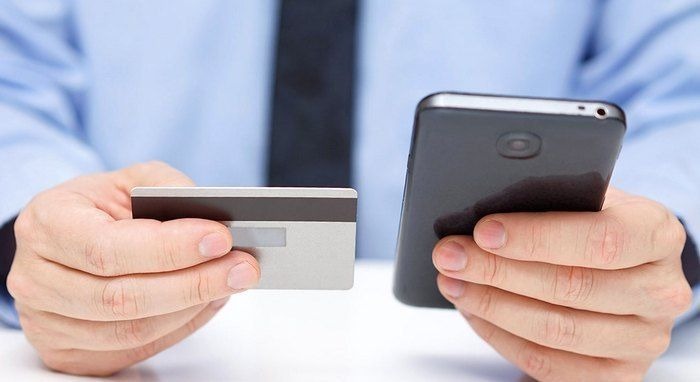 ЖИ мобильді аударымдарды талдап жатыр