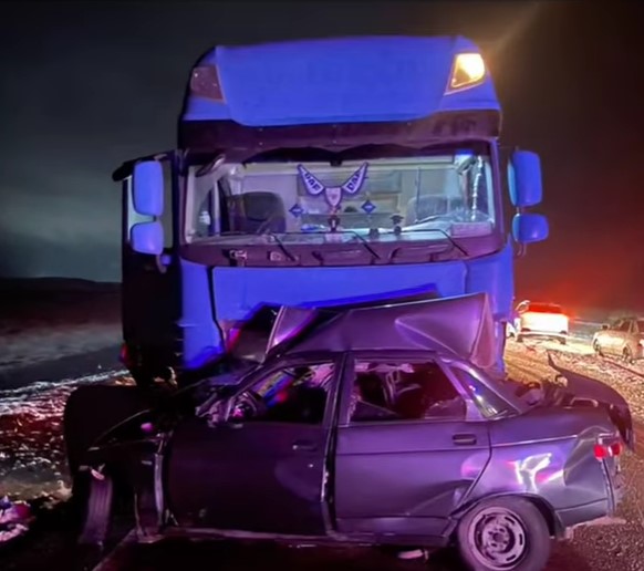 Павлодарда жантүршігерлік жол апатынан екі адам қаза тапты