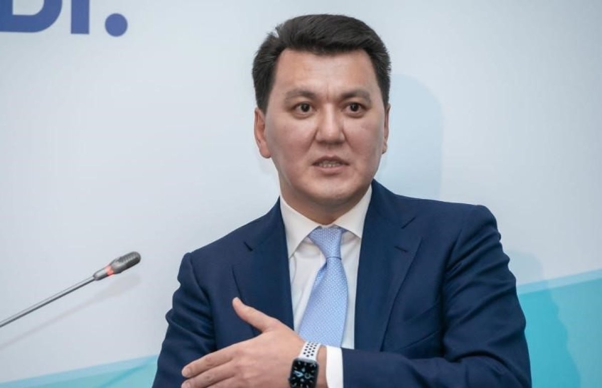 Жаңа Конституция қабылдағанмен бірдей