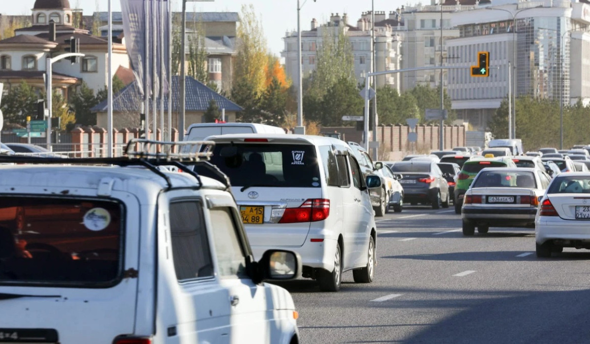 Алматыда түтіні будақтаған автокөліктерді тексеру күшейді