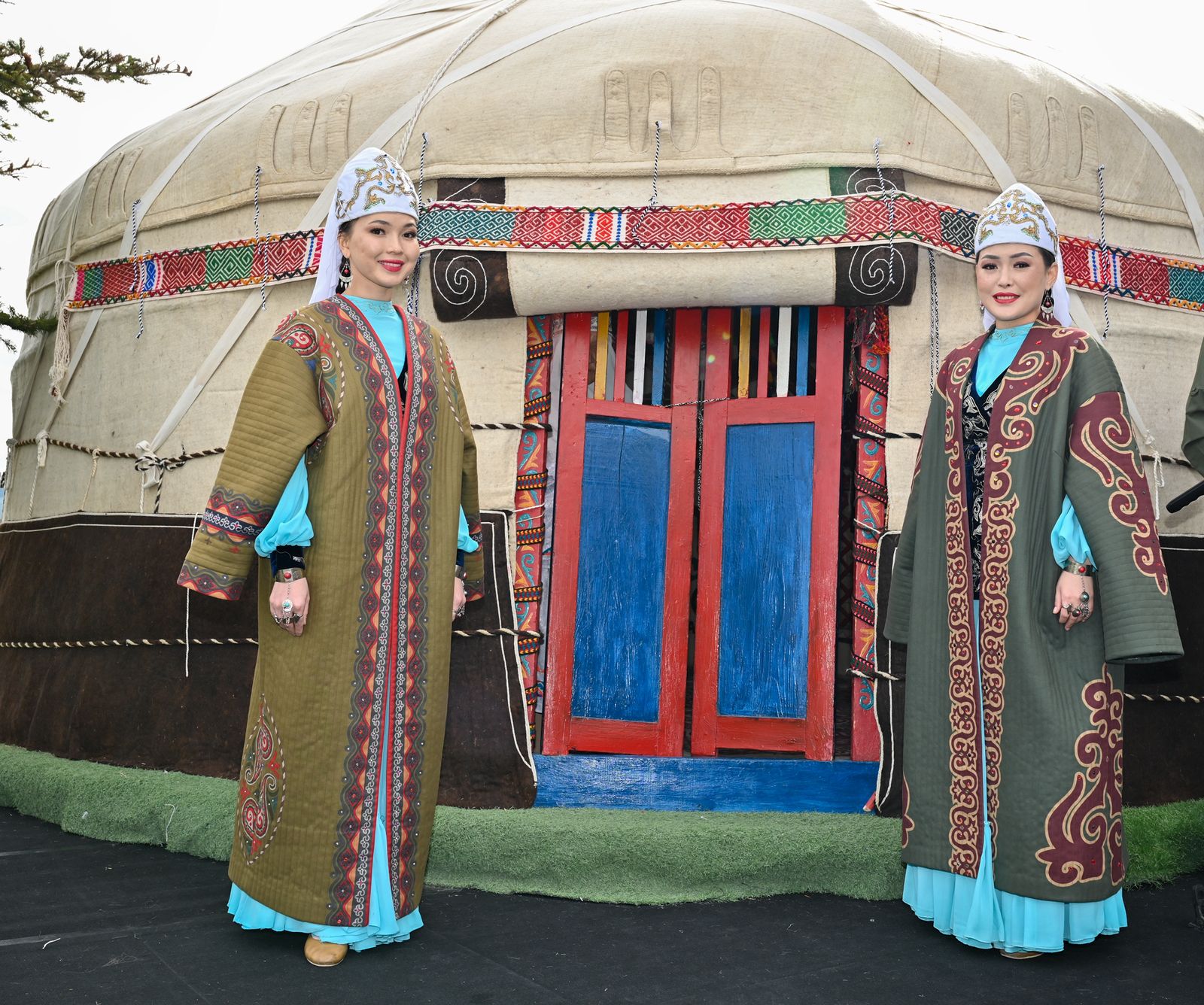 Маңғыстаудан ТҮРКСОЙ-ға ерекше сый: Анкара төрінде қазақтың ағаш үйі тігілді