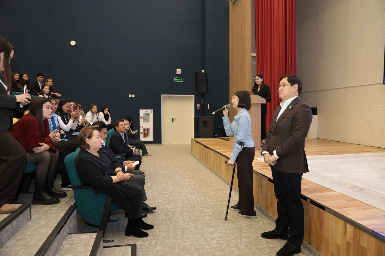 Астанада "Jas Republic Cup II" дебат турнирінің финалы өтіп жатыр