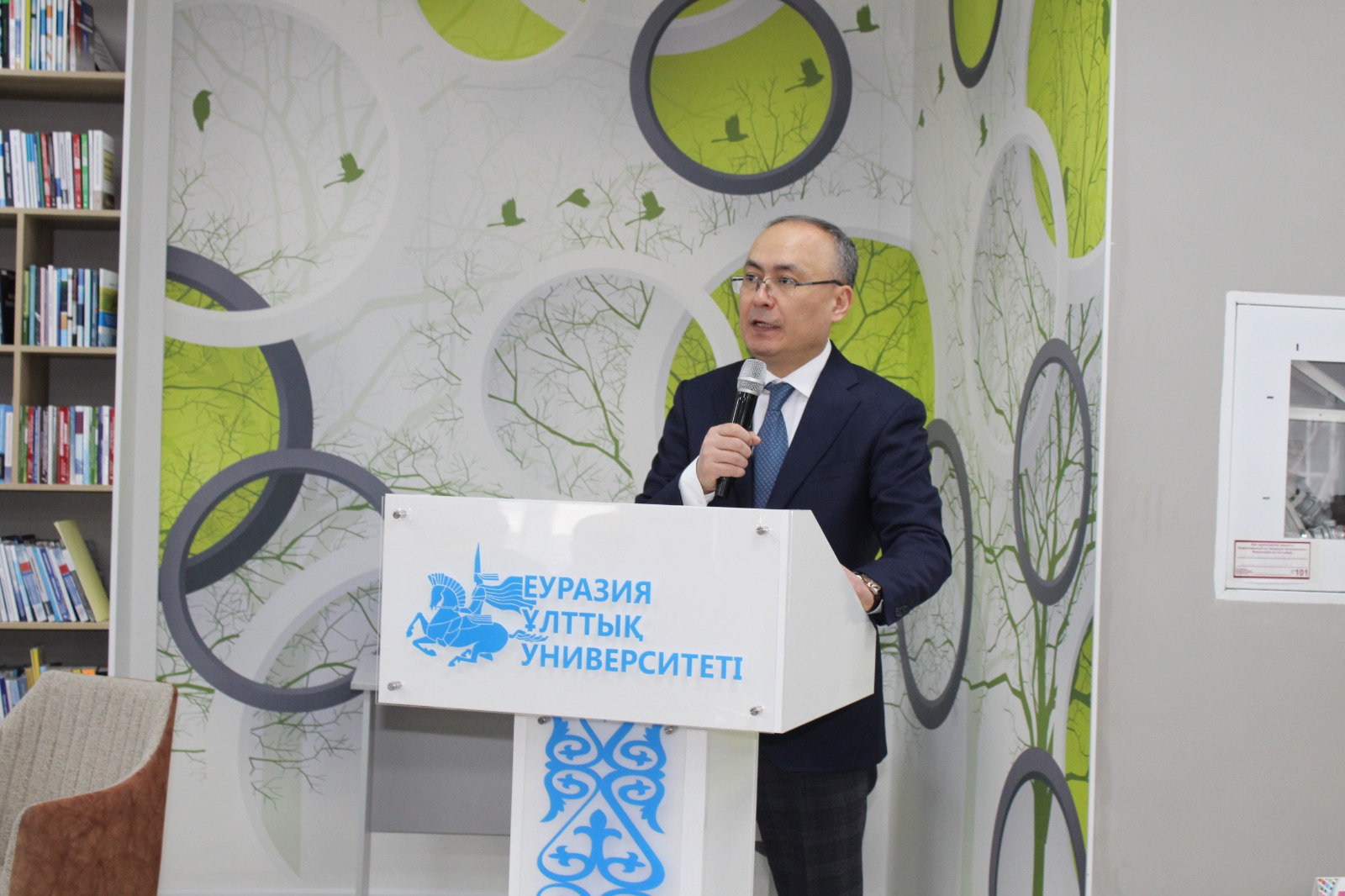 Бақытжан Оразалиев: «Заманауи кітапхана оқырманға қолайлы жағдай жасауымен ерекшеленуі керек»