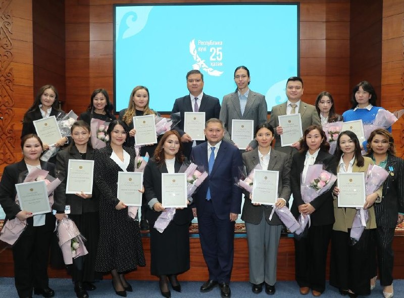 Жас ғалымдарға пәтер кілті табысталды