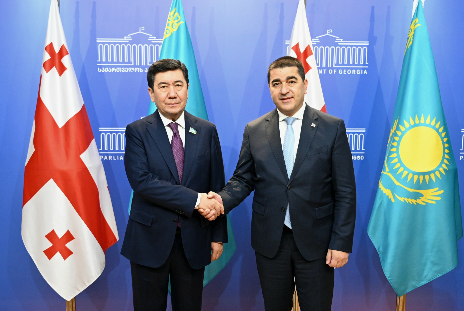 Қошанов Грузия депутаттарына Президент реформалары туралы айтып берді