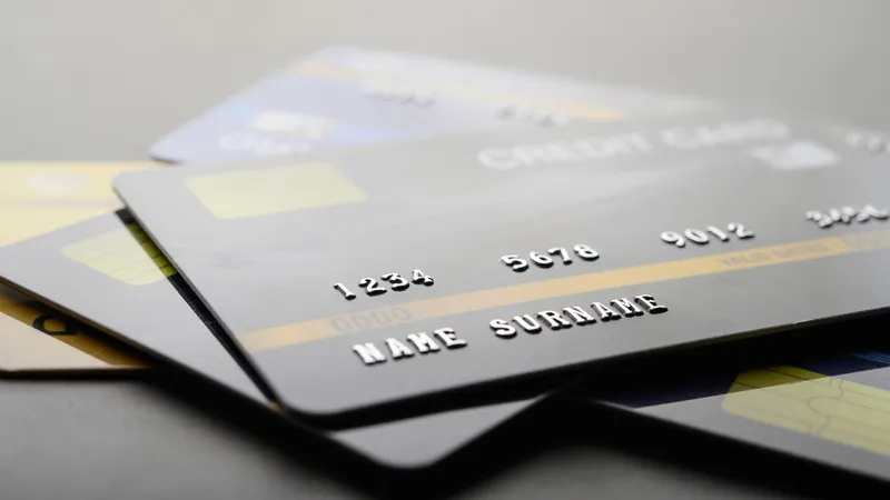 17 млн теңге: Банктен жалған шот ашып берумен айналысқандар ұсталды