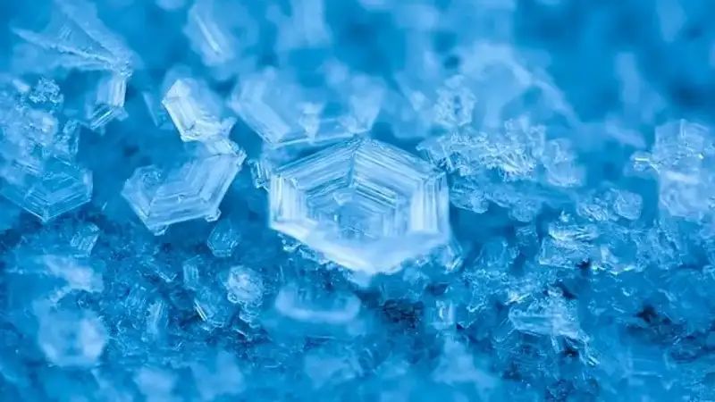 Мұздың көгілдір түсінің сыры