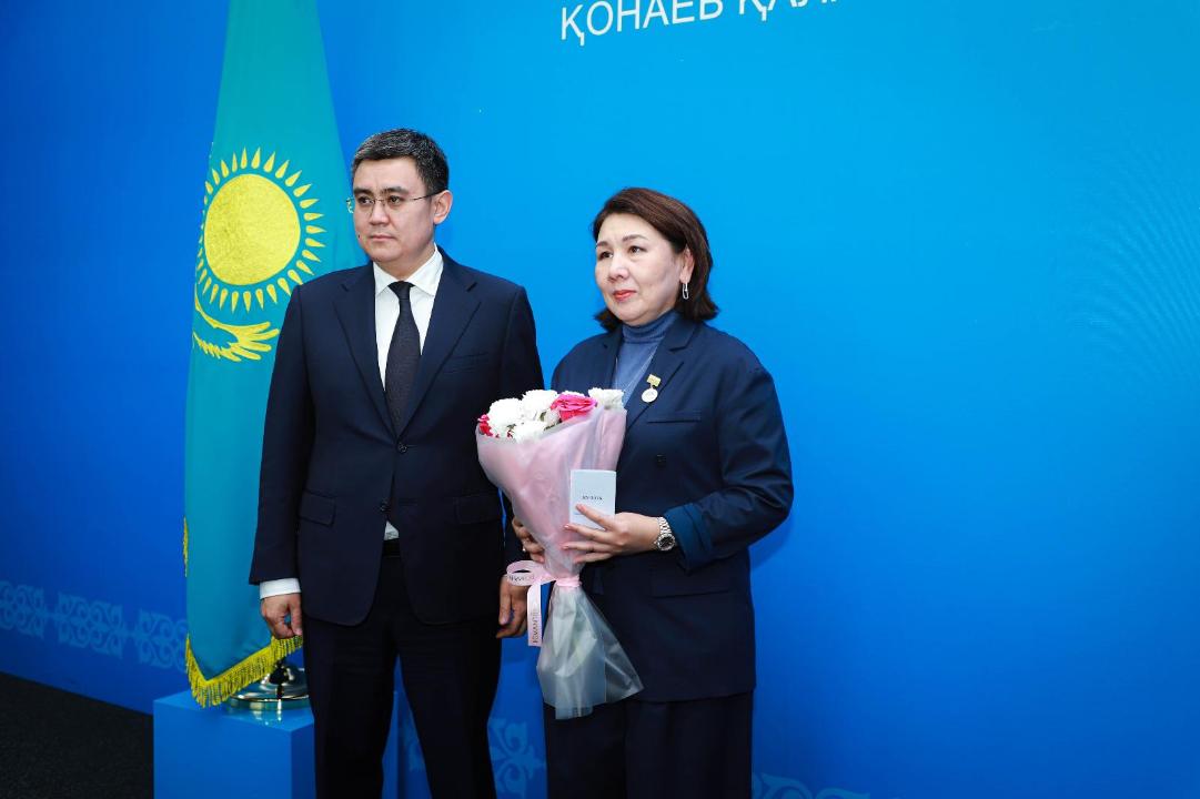 Қаржы жүйесі қызметкерлерін құттықтады