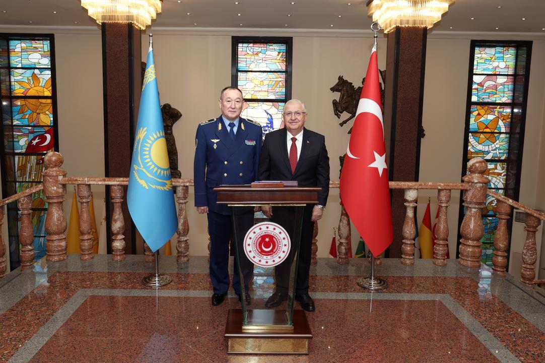 Қорғаныс министрі Түркияға ресми сапармен барды