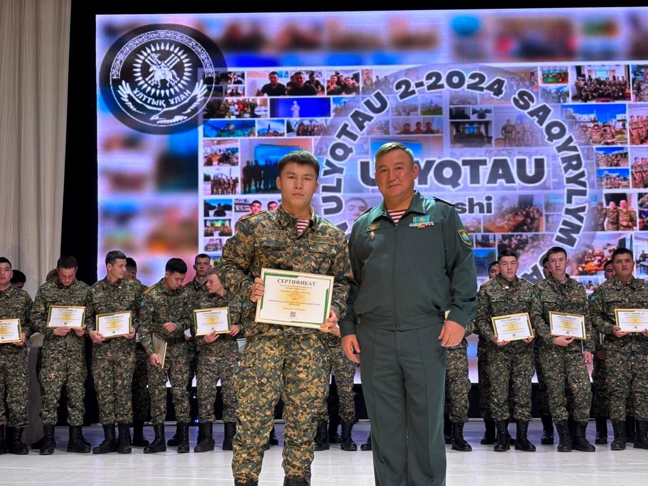 Қарағандыда үздік сарбаздарға білім гранттары табысталды