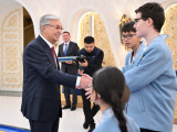 Президент әлем біріншіліктерінде топ жарған жас шахматшылармен кездесті