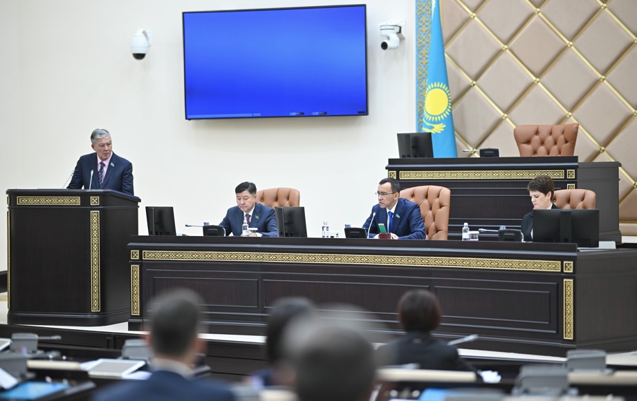 Сенат екі маңызды заңды мақұлдады