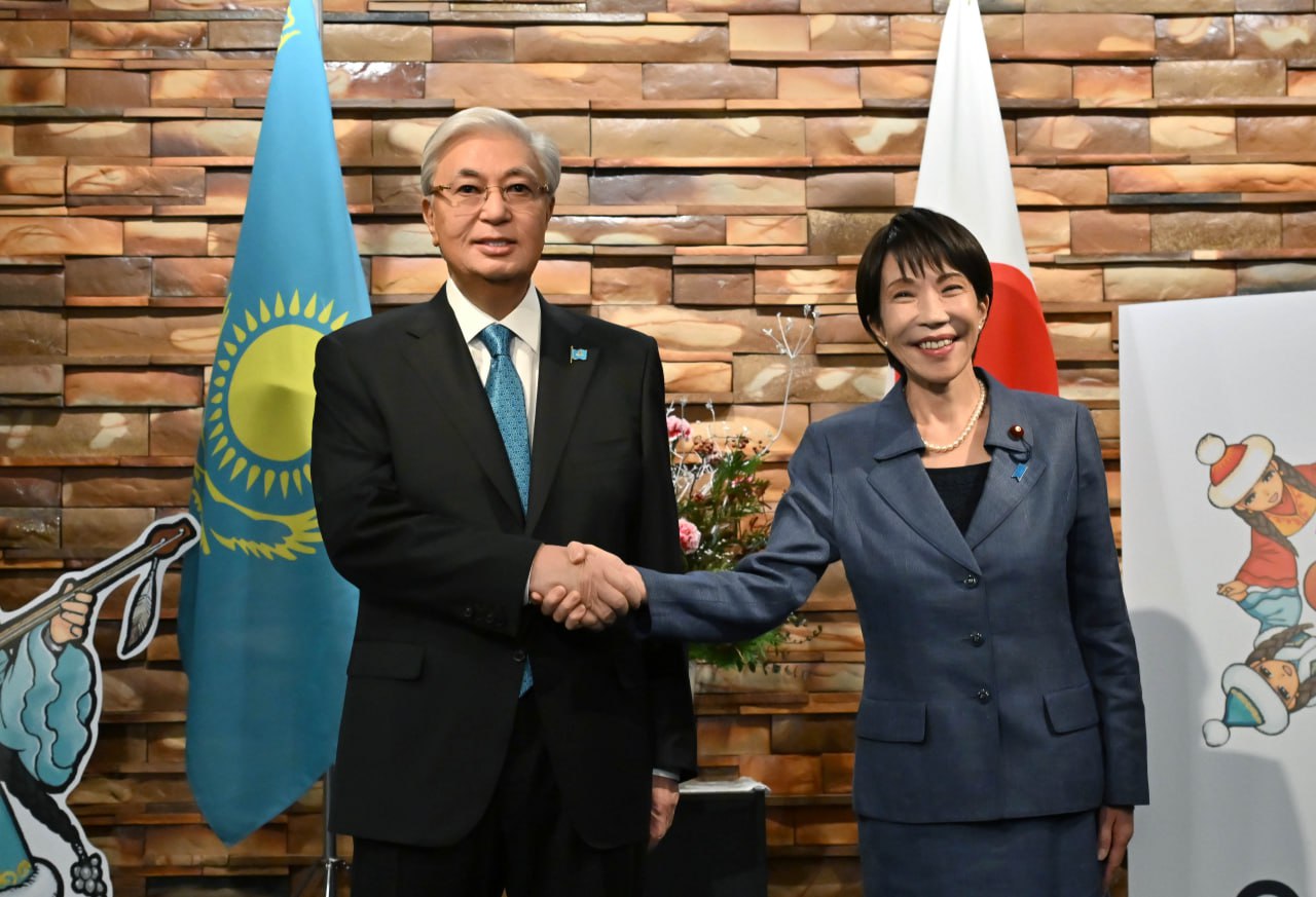 Мемлекет басшысы Жапонияның Премьер-министрі Санаэ Такаичимен келіссөз жүргізді
